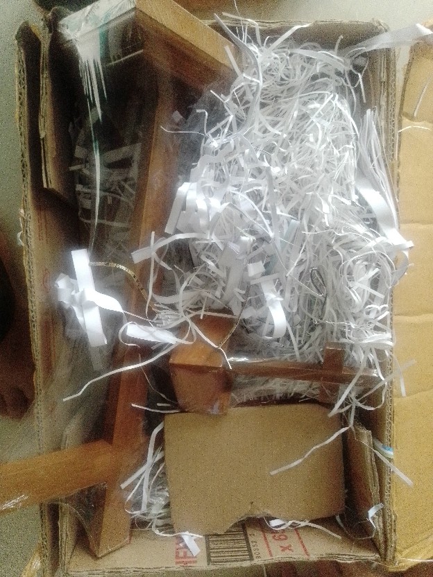 Salib Duduk Kayu Kotak Tempat Benda Rohani 17 Cm Polos Tanpa Corpus