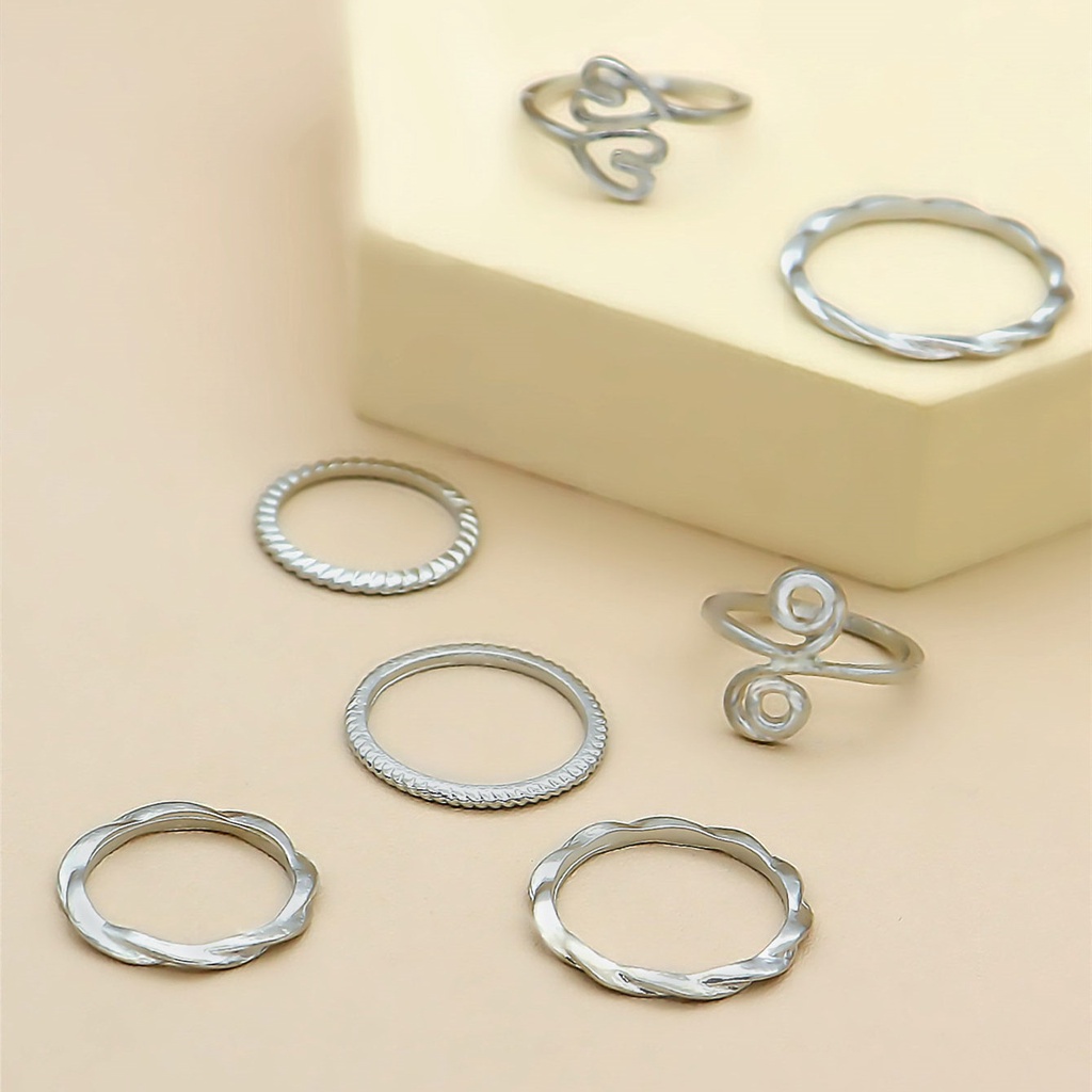 Xiangyun 7pcs / Set Cincin Desain Hati Ganda Asimetris Gaya Simple Untuk Wanita