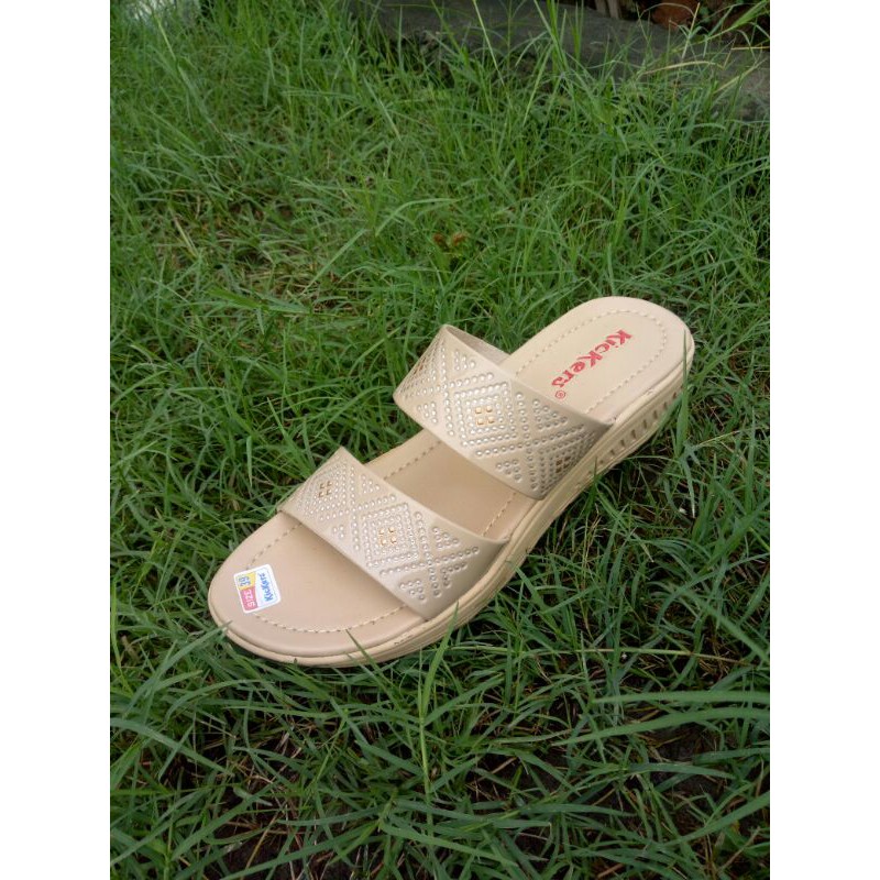 Sandal santai wanita kickers 008 krem moca