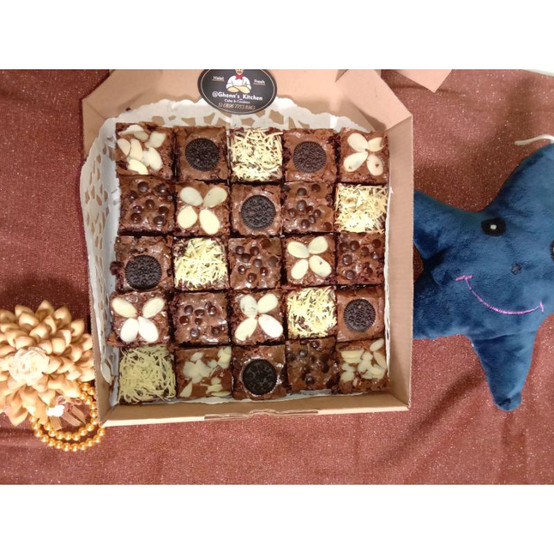 

Fudgy Brownies sekat premium ukuran 20x20