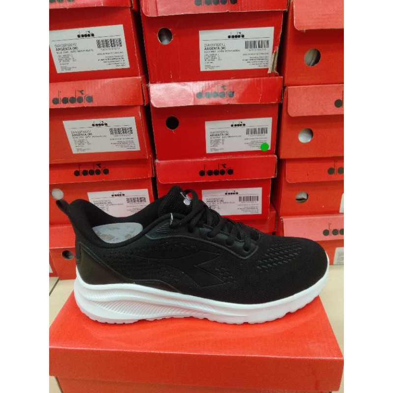 Sepatu Olahraga Diadora Running Pria
