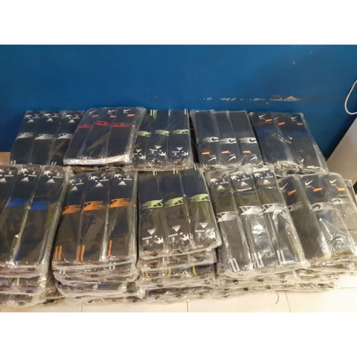 kaos kaki bola perlusin