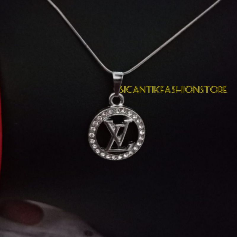 Kalung Titanium liontin Silver Fashion Wanita Terlaris Anti Karat Tidak Luntur Liontin Silver Mewah