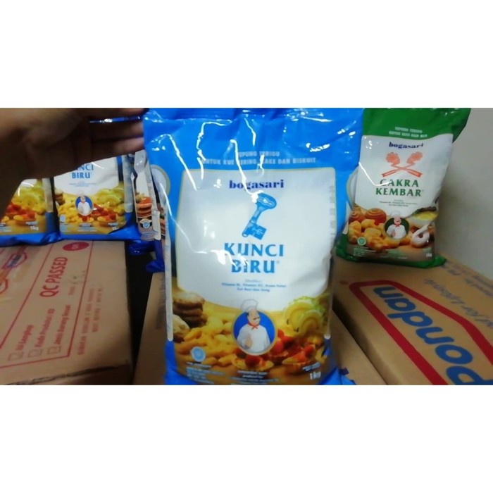 

tepung kunci biru protein rendah 1 kg kue cake flour original bogasari tokomaju1625