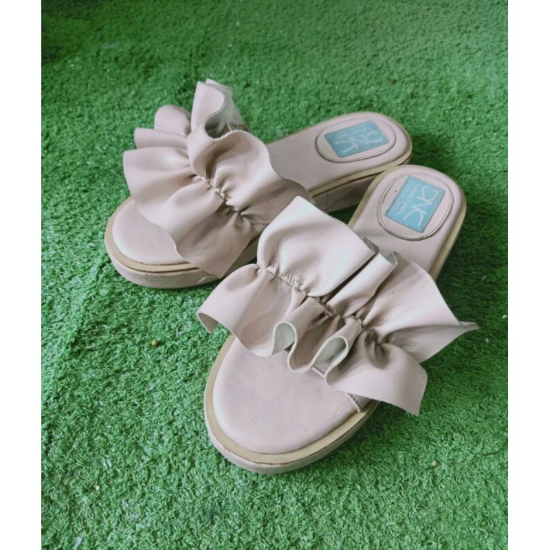 Preloved Sandal DNC Shoes Original
