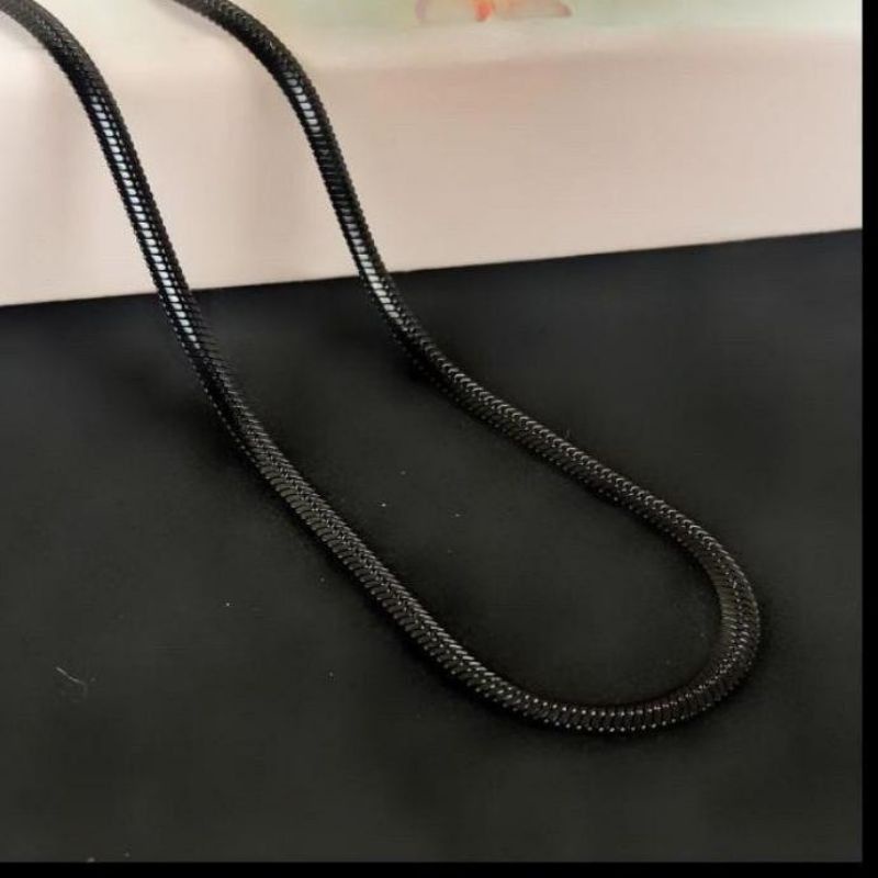 Kalung Titanium model Pipih Warna Hitam Anti Karat