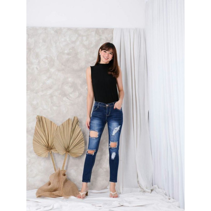 Boyfriend Ripped Jeans Import//Celana Sobek Style