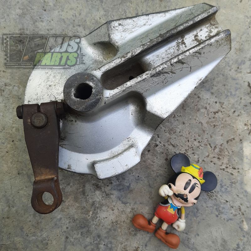 Tutup Tromol belakang Kirana