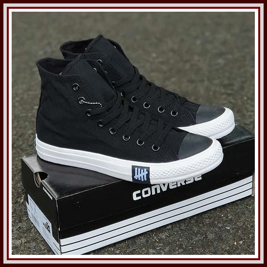 Sepatu  Hitam Putih Pria Wanita Original Premium Ori Black White Old Skool Keren Kekinian Murah Terb