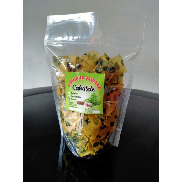 

kerupuk bawang cakalele