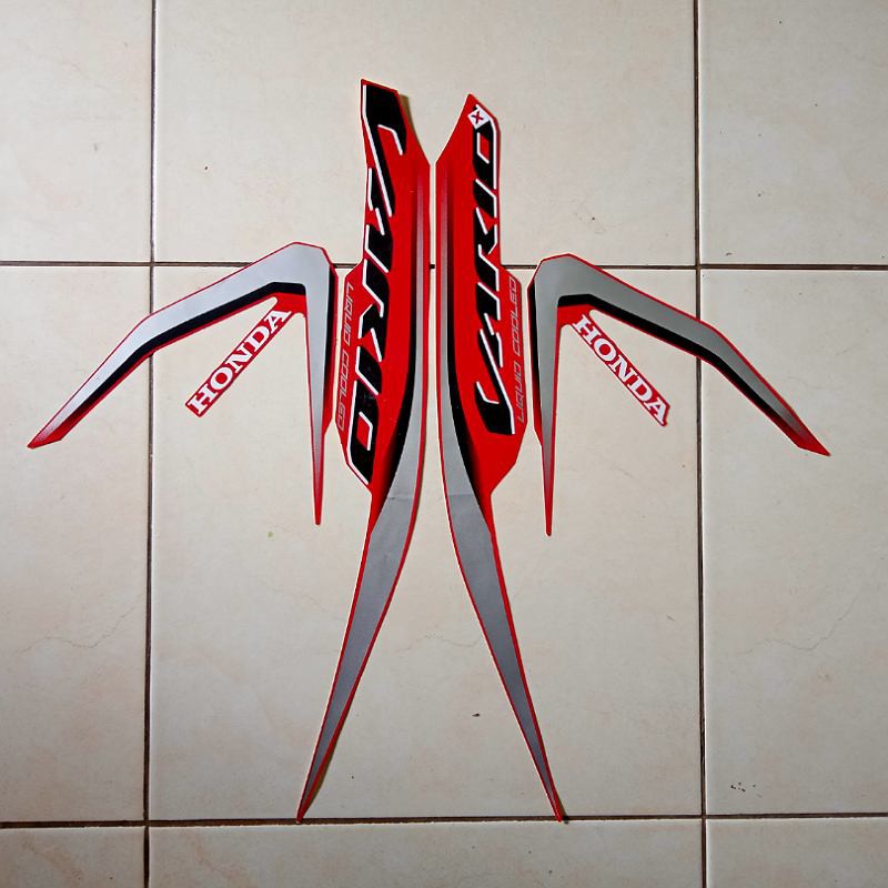 stiker striping motor vario 150 2019 merah