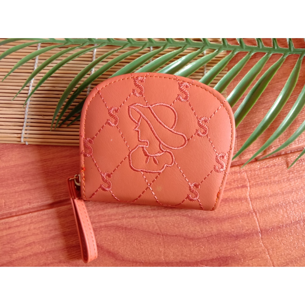 Dompet Satu Resleting Oval Nona Motives Bahan Kulit Sintesis #0043