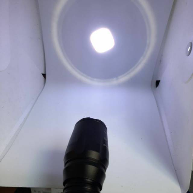 Paket Komplit Senter T6 X8 / Senter Super Terang T 6  X8  Flash light / Senter Tangan LED