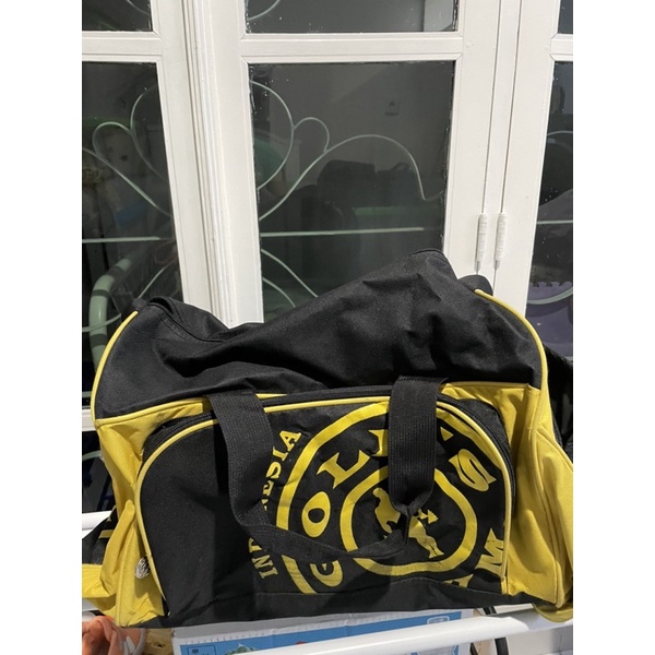 PRELOVED TAS GOLDS GYM