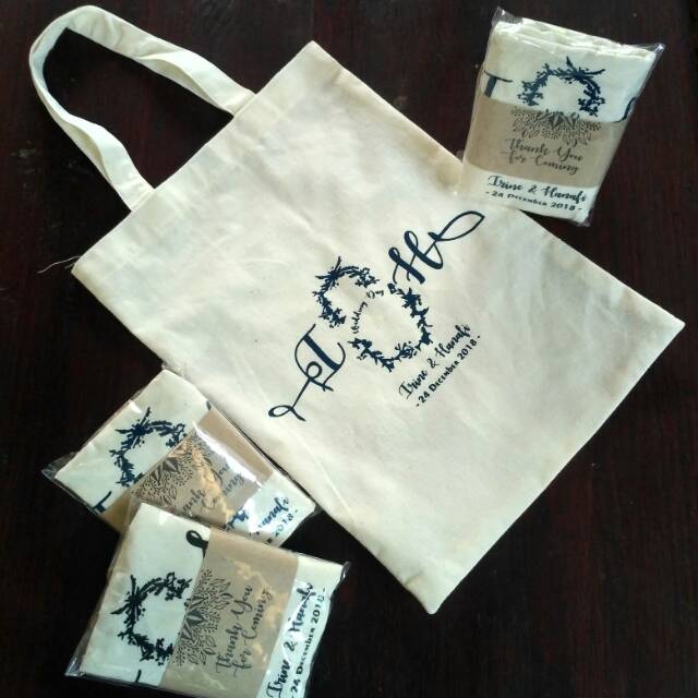 Totebag Custom 22x30cm Bahan Blacu Tote bag Custom Free Totebag Custom 22x30cm Bahan Blacu Tote bag Custom Free