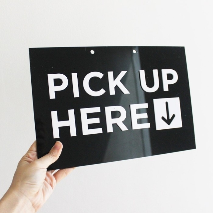 

Sign In Pick Up Here acrylik Timbul & Stiker Cuting - Dasar Hitam 3D Timbul Elegan