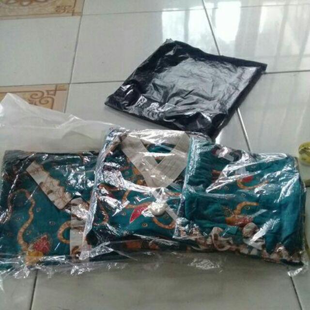 Sarimbit Batik Keluarga / Batik Couple Family / Meyshin Jaya / Ecer Grosir Konveksi Murah/batik Solo