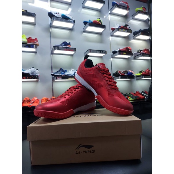 Sepatu Lining Ultra Pro