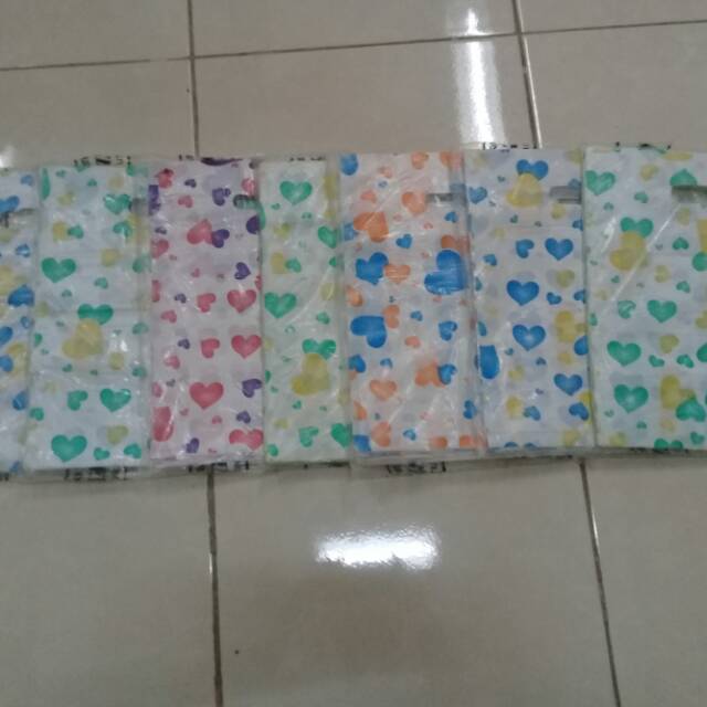 

Plastik motif love ukuran sedang
