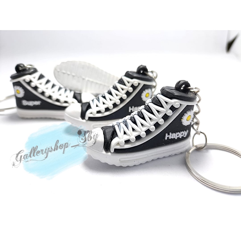 GANTUNGAN KUNCI SEPATU SNEAKERS CONVERSE KECIL UNIK LUCU KEREN KEKINIAN MURAH LUCU