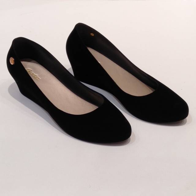 Sepatu Wedges Wanita Bata  Original Bermaterial Karet