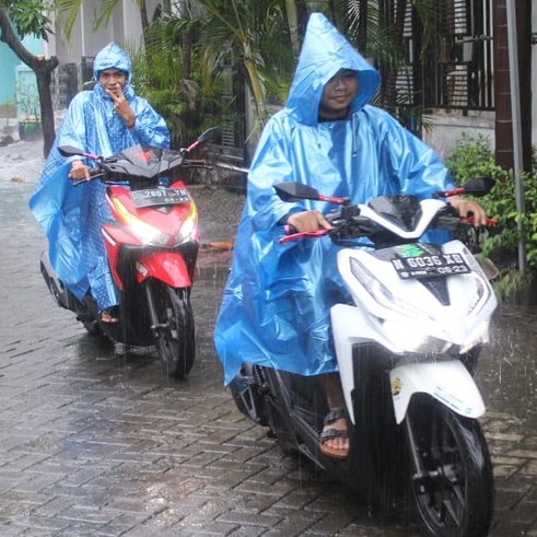 BSS - Jas Hujan Poncho Tanpa Lengan Warna Random Polos dan Polkadot