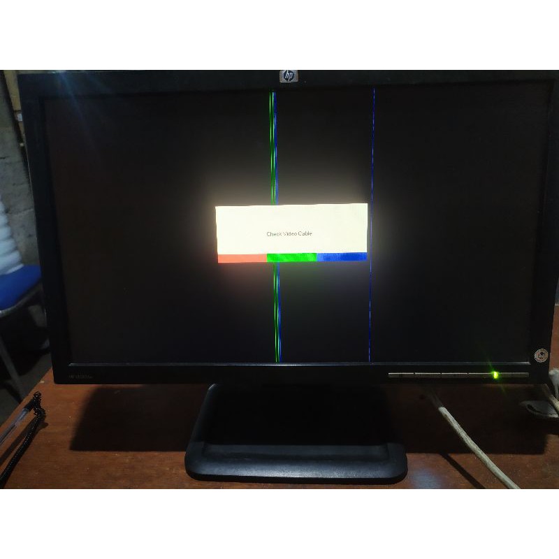 monitor lcd hp 19 in minus garis bonus kabel power dan vga