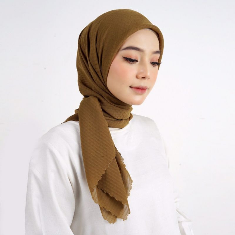 Bella Bintang / Jilbab Segi Empat Bintang / Hijab Segi Empat / Jilbab Wanita / Hijab Segi Empat Bintang / Jilbab Kekinian