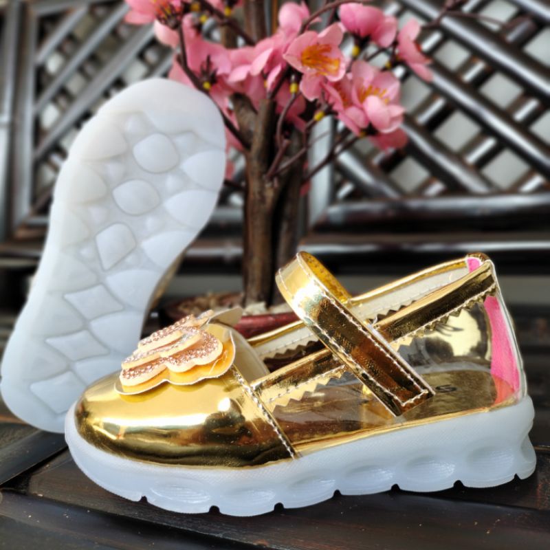 Sepatu anak perempuan sepatu slip on sepatu motif kupu kupu ukuran 26-30 sepatu anak umur 3-6 tahun