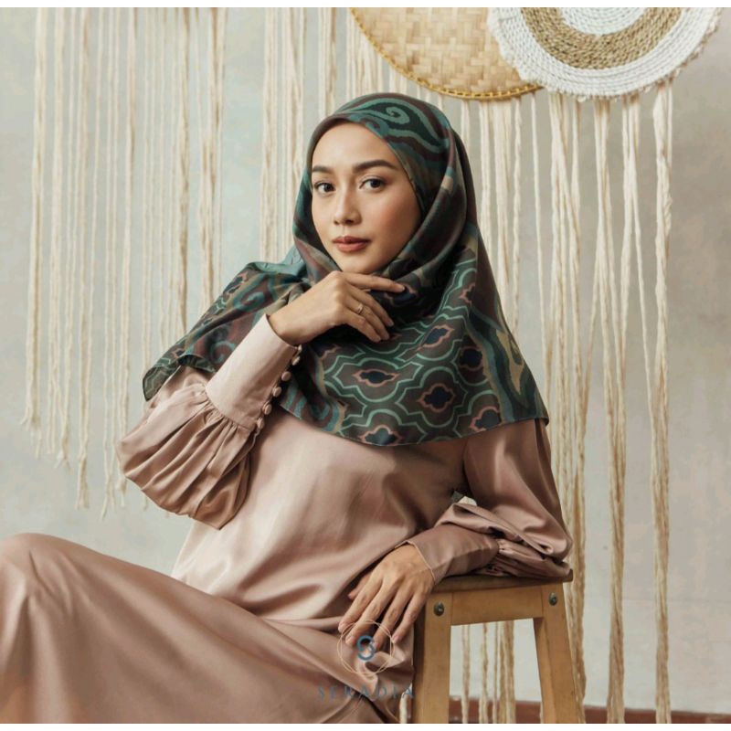 Seradia scarf renjana