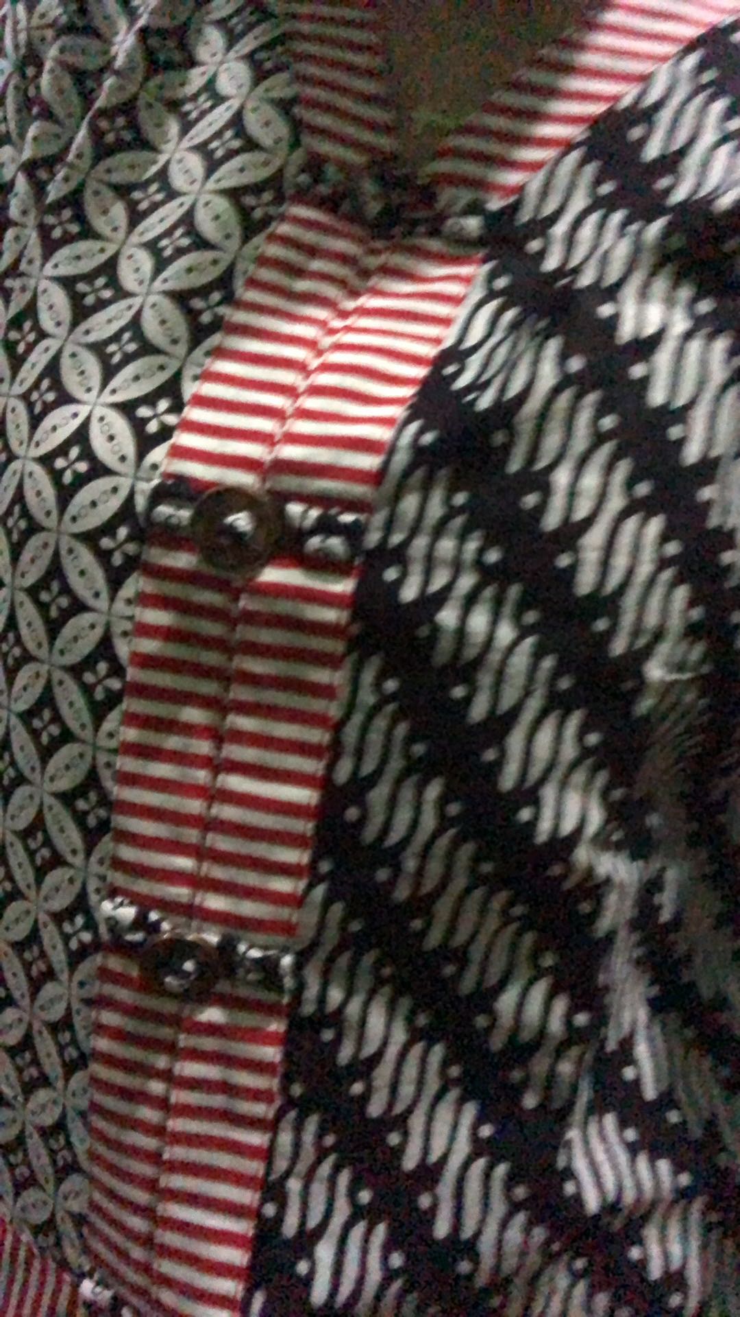 Batik Wanita Atasan Blouse Modern Trendy Warna Hitam Kombinasi Merah By Batik Dua Putri Collection