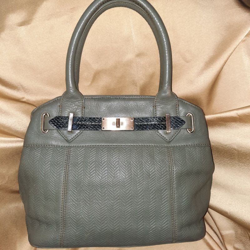 Esquire Handbag Preloved