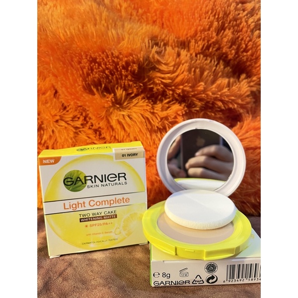 BEDAK PADAT GARNIER LIGHT COMPLETE