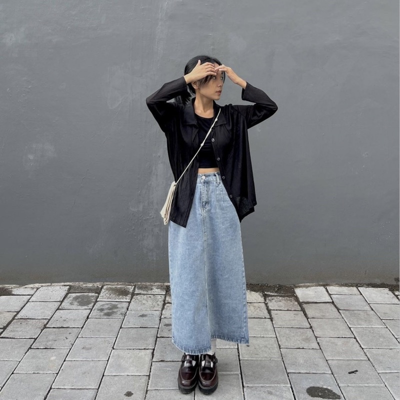 CLOTHIER - Byeol Denim Midi Skirt