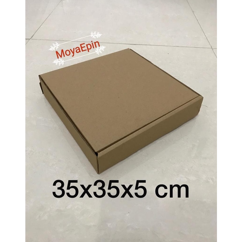 

kardus/karton/box uk.35x35x5 cm , DIE CUT/ seperti kardus pizza, EF
