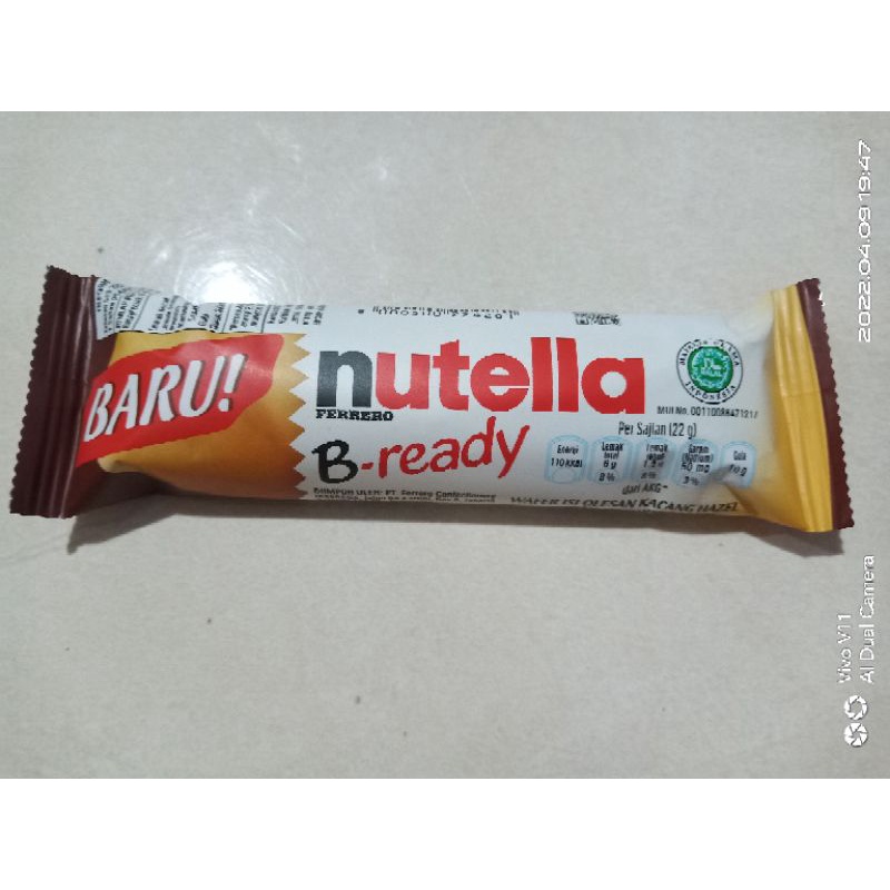 

Nutella Ferrero B-Ready wafel isi olesan kacang hazel