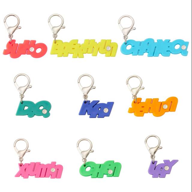 Exo official name acrylic keyring / gantungan kunci