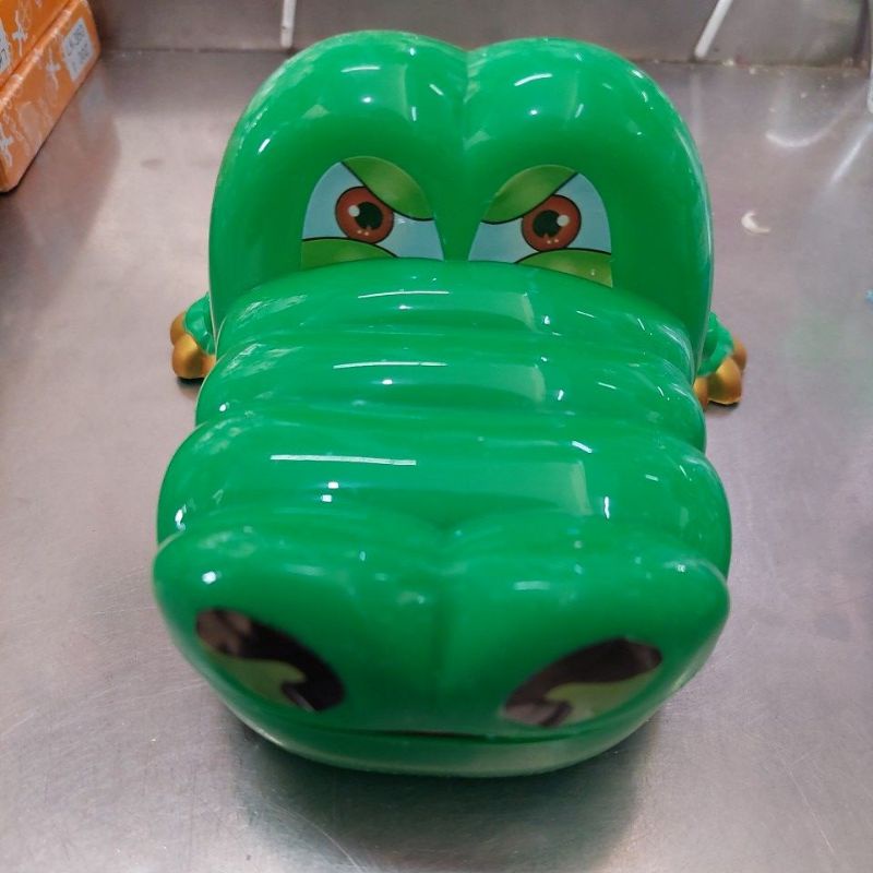 MAINAN GIGITAN BUAYA UKURAN  BESAR / GIGITAN BUAYA BESAR JUMBO