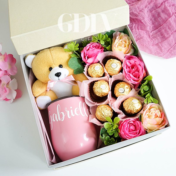 Kado/ Hadiah Birthday Ultah pacar wanita isi Bunga, Coklat, Boneka,Mug