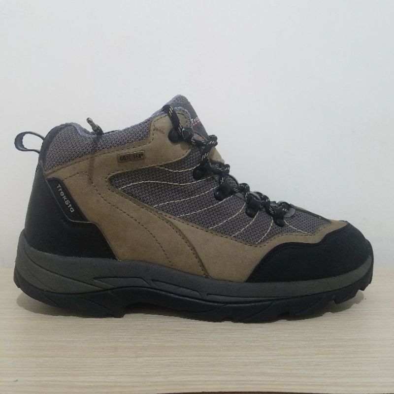 Sepatu Outdoor Treksta GORE-TEX Second Branded