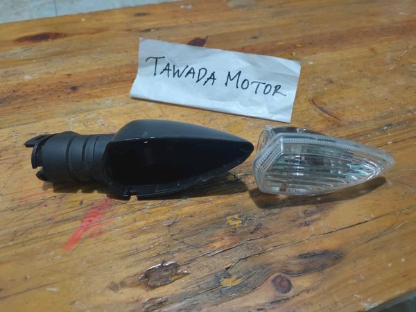 LAMPU SEN SEIN BELAKANG BAGIAN KANAN JUPITER MX KING WARNA MIKA BENING