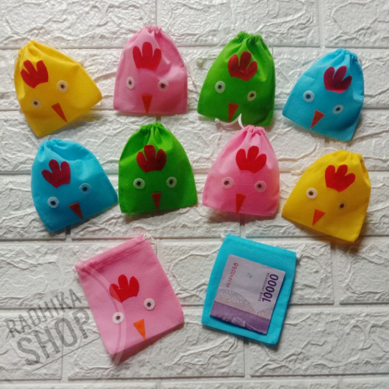 

Amplop angpau lebaran serut spunbond bentuk ayam (harga perbiji)