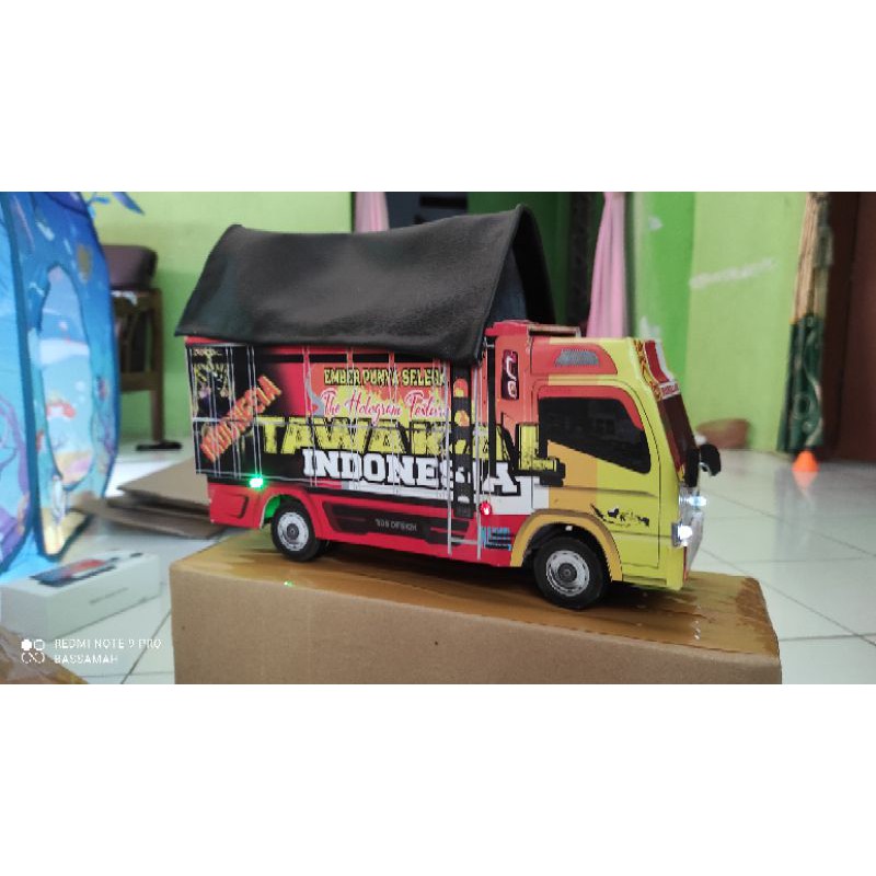miniatur tawakal indonesia oleng