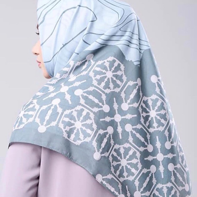 XXSOLDXX Nebula scarf Ria Miranda. Preloved vvgc