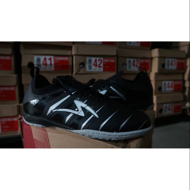 Accelerator Velocity black