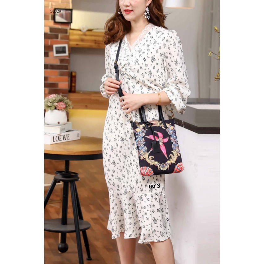 V Medusa Amplified Print Mini Tote Bag V-5002