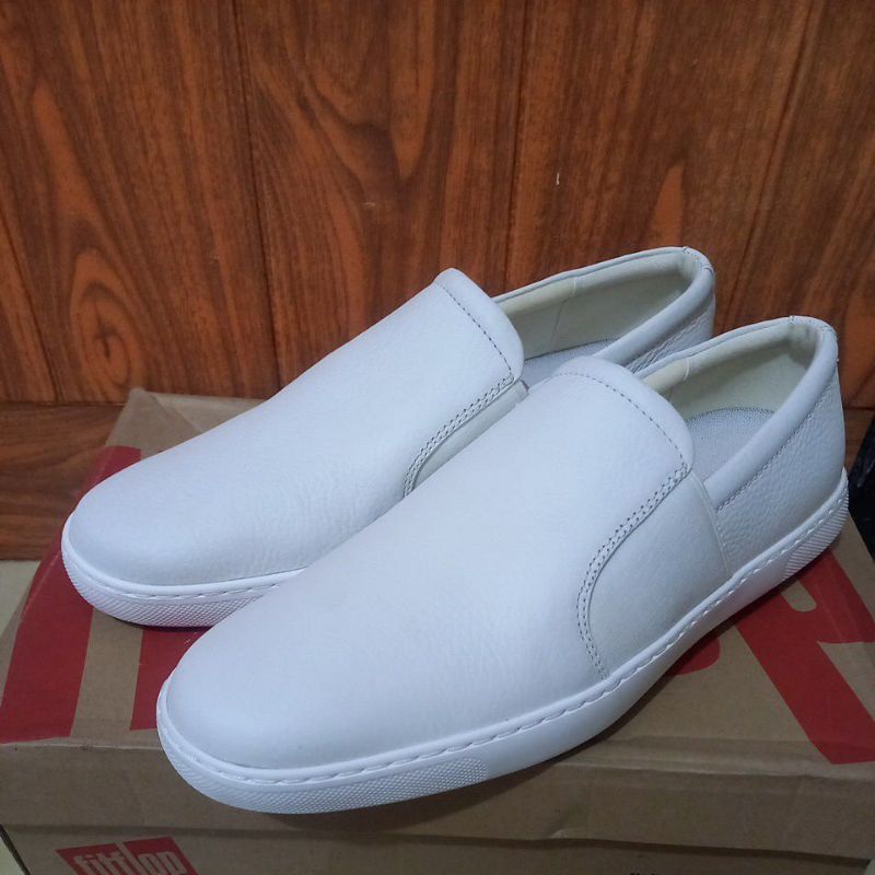 Sepatu Fitflop Pria Putih - Collins Slip On Urban White ( Open Display )