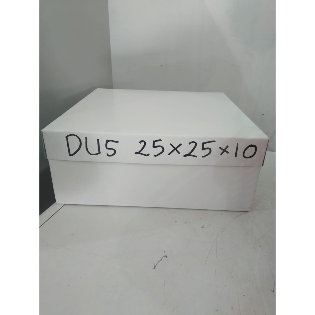 

Dus Makan Roti Putih Kilap Coated 25x25x10 Tebal 400 Gr