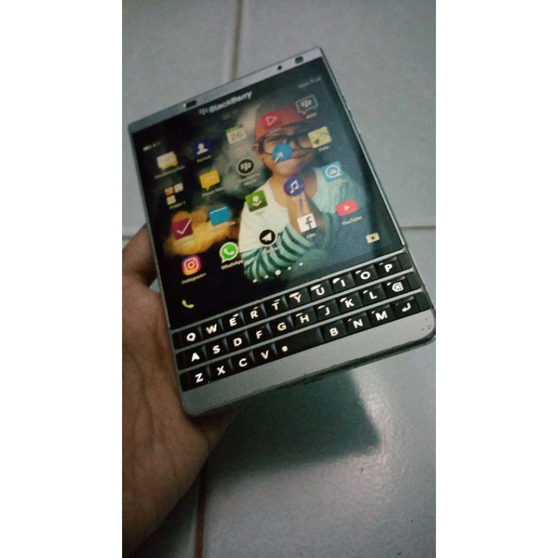 BB Blackberry Passport SE aka Dallas Unit Saja
