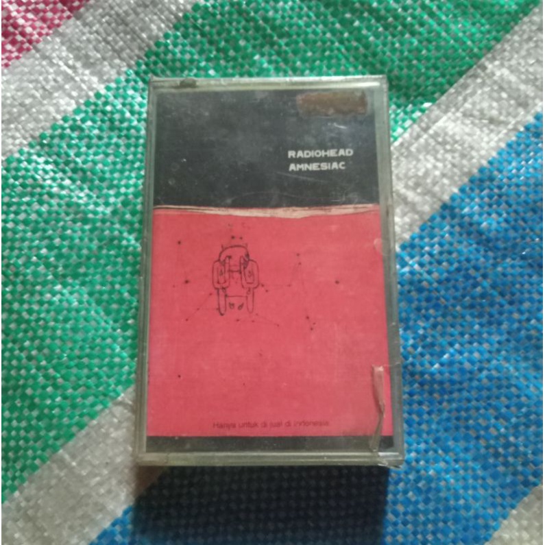Kaset pita Radio Head 'amnesiac'